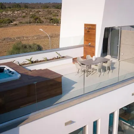 Cove Seaview Villas - Coral