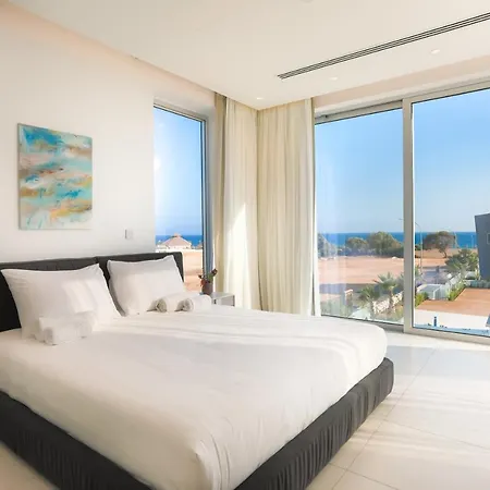 Cove Seaview Villas - Coral